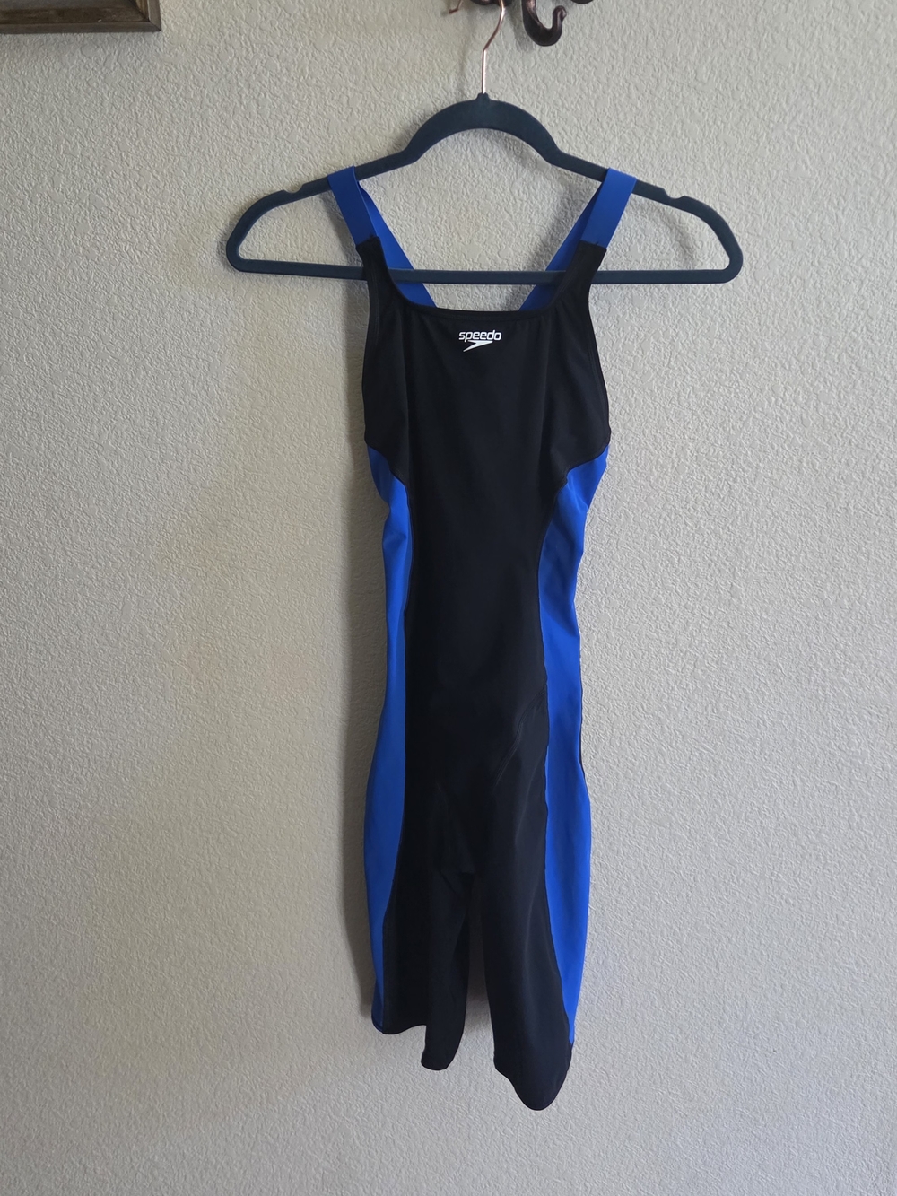 Speedo Black and Blue Racerback One-Piece Swimsuit Size6/32